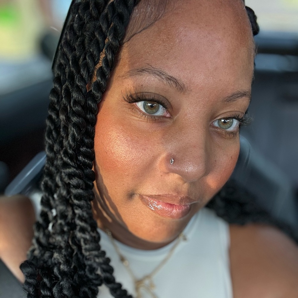 Meet your Posher, Sapphire